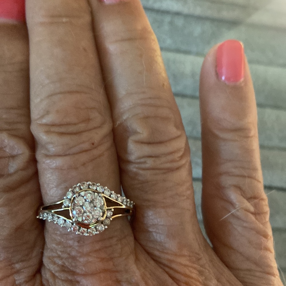 Ring - Picture 3 of 3